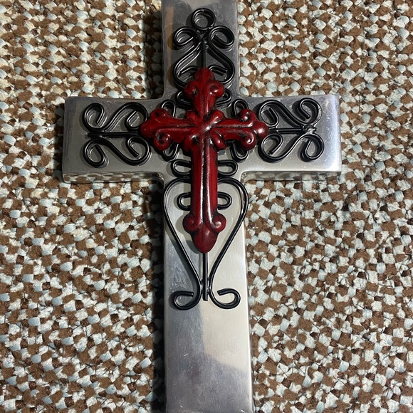 🆕Beautiful Heavy Silver Metal Scroll And Red Center Cross, OS - Picture 4 of 8